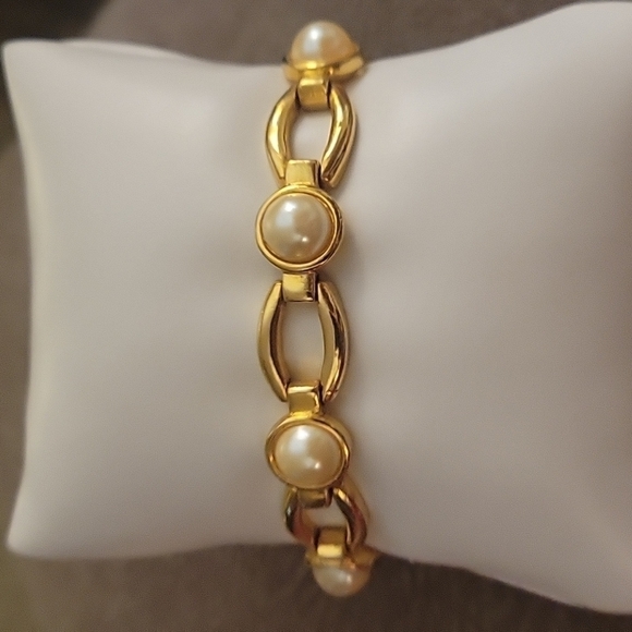 VTG Goldtone Pearl Link Formal Bridal Bracelet - Picture 2 of 5